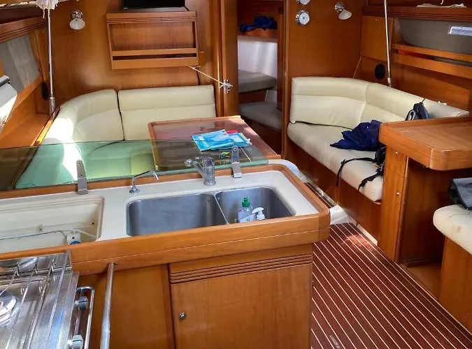 Úszó hotel Voilier Atypique & Navigation